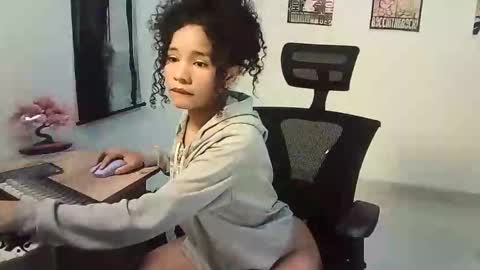 GIGI STCOTT online show from 12-14-25, 02:39