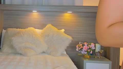 gigi wilden online show from 11-22-25, 01:54