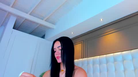 Snapshot of gigi_wilden chatting on 06-25-26, 11:15 gigi wilden online show from 06-25-26, 11:15