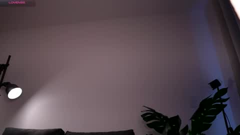 GIGI online show from 11-14-25, 12:37