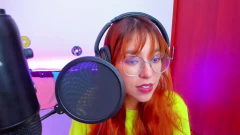 Snapshot of gigimooon chatting on 09-13-25, 01:05 gigimooon online show from 09-13-25, 01:05