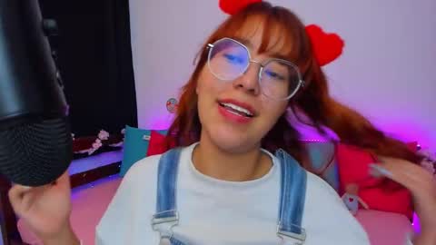 Snapshot of gigimooon chatting on 09-20-25, 11:39 gigimooon online show from 09-20-25, 11:39