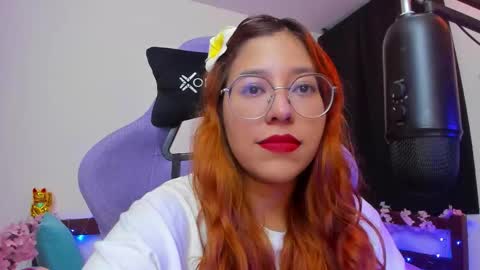 Snapshot of gigimooon chatting on 11-11-25, 02:22 gigimooon online show from 11-11-25, 02:22