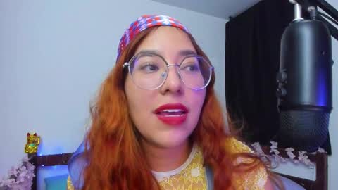 Snapshot of gigimooon chatting on 11-15-25, 02:42 gigimooon online show from 11-15-25, 02:42