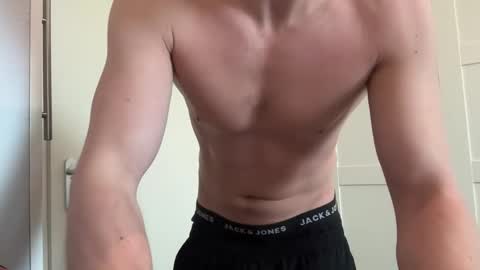 Snapshot of gigolo_amsterdam chatting on 02-17-26, 11:40 gigolo amsterdam023 online show from 02-17-26, 11:40