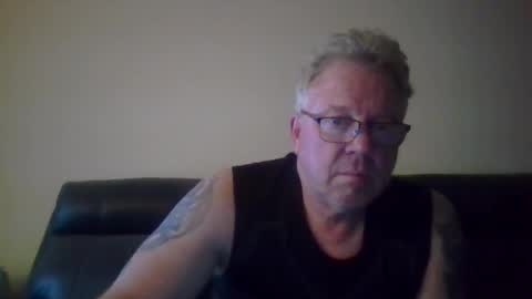 gimmmieoooo online show from 04-28-26, 08:41