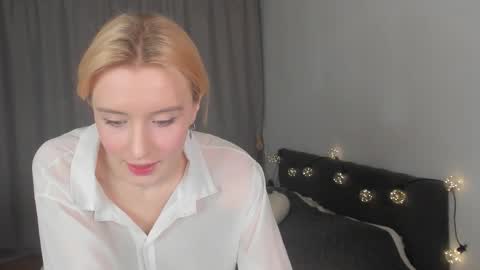 Gin online show from 11-21-25, 06:34