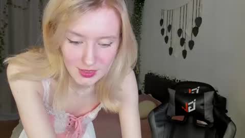 Gin online show from 06-10-26, 06:23