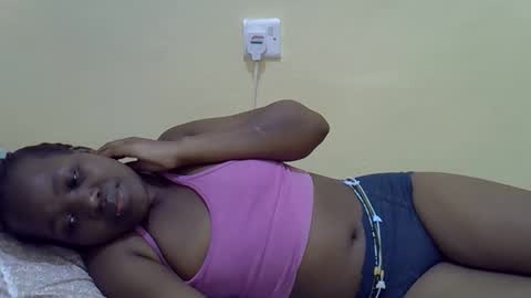 Snapshot of gina_sassy chatting on 03-27-26, 01:00 Adiliah online show from 03-27-26, 01:00