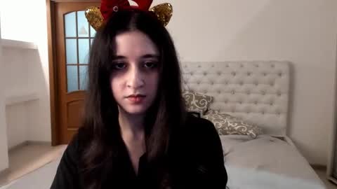 Snapshot of ginablum chatting on 12-25-24, 03:17 Kate online show from 12-25-24, 03:17