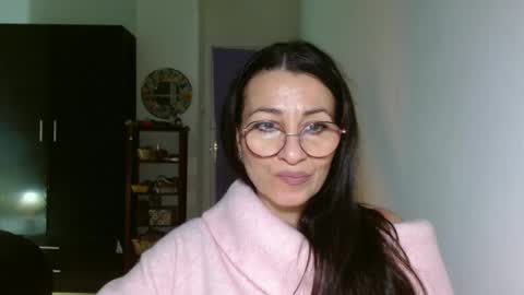 GinaONeon online show from 12-20-24, 08:12
