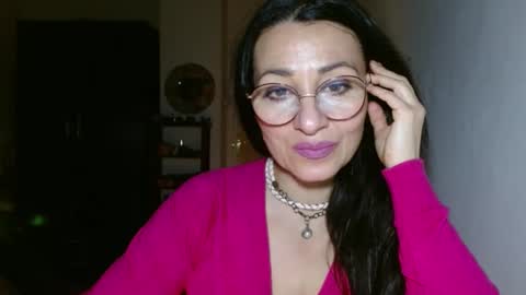 GinaONeon online show from 02-11-25, 10:50