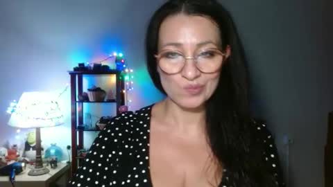 GinaONeon online show from 11-20-25, 08:19