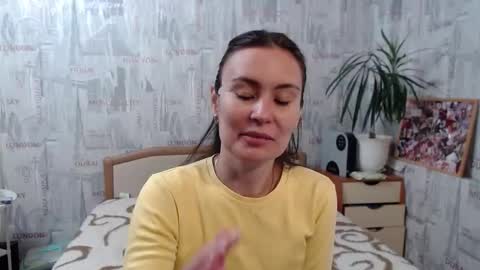 Snapshot of ginaxsoulah__ chatting on 10-11-25, 09:41 ginaxsoulah   online show from 10-11-25, 09:41