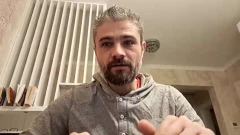 Snapshot of gindrie chatting on 01-12-25, 05:56 Gabriel online show from 01-12-25, 05:56