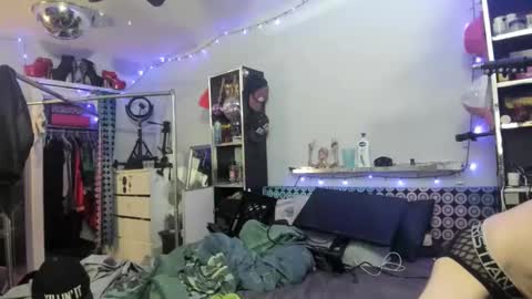 ginger_binj online show from 01-20-25, 07:58