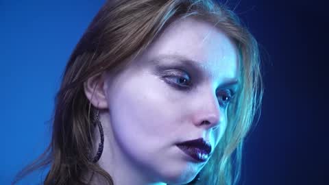        im expecting 350 thumbs up on my altar   online show from 01-06-25, 10:05