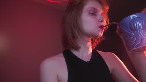        im expecting 350 thumbs up on my altar   online show from 09-10-25, 10:10