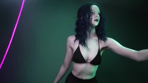        im expecting 350 thumbs up on my altar   online show from 03-03-26, 10:15