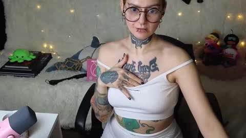 Snapshot of ginger_stay chatting on 12-18-25, 09:32 Ginger online show from 12-18-25, 09:32