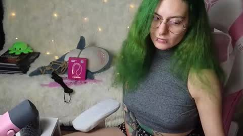 Snapshot of ginger_stay chatting on 01-11-26, 11:43 Ginger online show from 01-11-26, 11:43