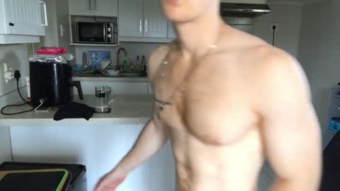 Snapshot of gingerboy_69 chatting on 01-21-25, 12:18 Jay online show from 01-21-25, 12:18