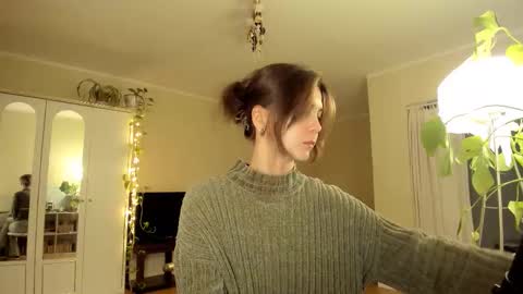 Snapshot of gingerbread__house chatting on 10-13-25, 04:07 Vasilisa online show from 10-13-25, 04:07