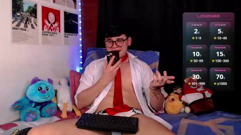 Snapshot of gingertwink_n chatting on 02-15-25, 12:59 Josh Mills online show from 02-15-25, 12:59