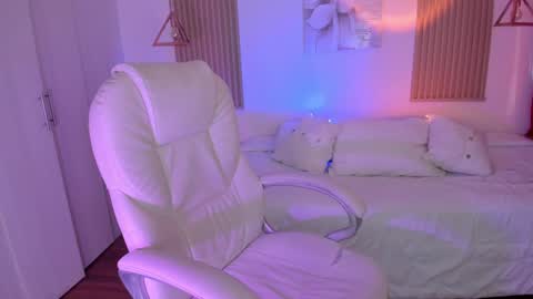 Kendall online show from 01-13-25, 09:09