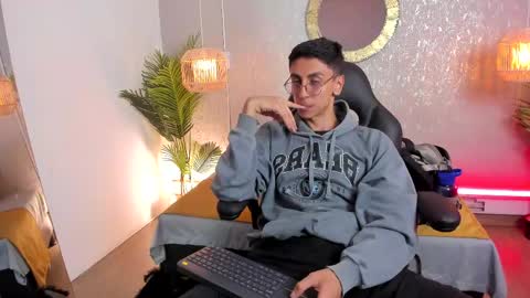 Gio Carangi online show from 05-18-26, 04:07