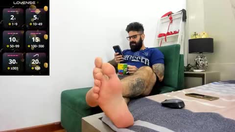 gio_lorenz online show from 10-15-25, 01:22