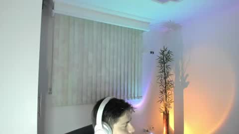Snapshot of gio_russo chatting on 06-27-26, 03:11 GioRusso online show from 06-27-26, 03:11