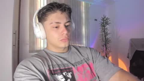 Snapshot of gio_russo chatting on 07-10-26, 03:25 GioRusso online show from 07-10-26, 03:25