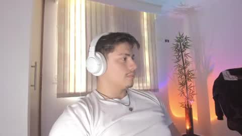 Snapshot of gio_russo chatting on 07-30-26, 05:34 GioRusso online show from 07-30-26, 05:34