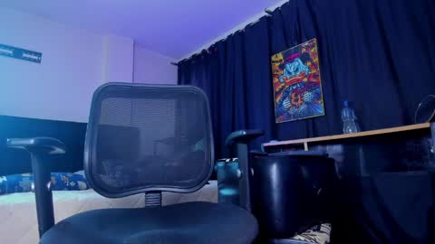 GIOMAR REYES online show from 04-29-26, 06:39