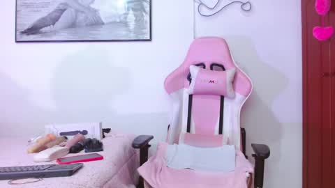 giorgina_montiere online show from 01-05-26, 10:24