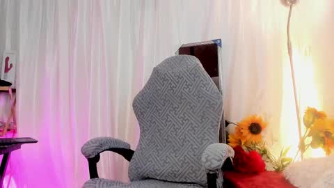 Girasol Walton online show from 04-07-26, 01:44