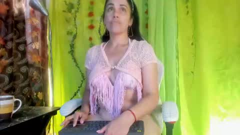 Girasol Walton online show from 06-16-26, 01:47