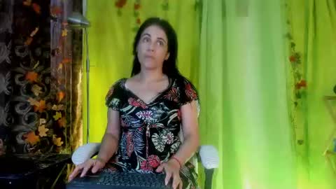 Girasol Walton online show from 06-28-26, 02:01