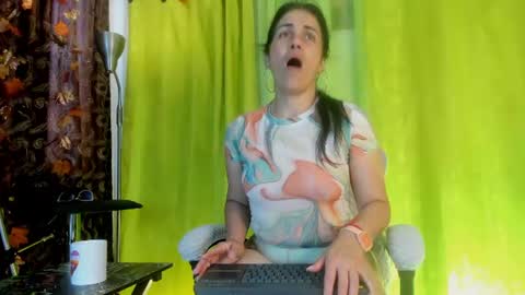 Girasol Walton online show from 07-06-26, 02:03