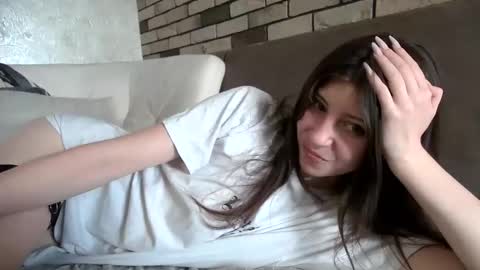 girl_cute007 online show from 06-11-26, 04:05
