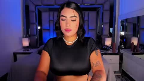 GIRL GRAY online show from 07-18-26, 04:22