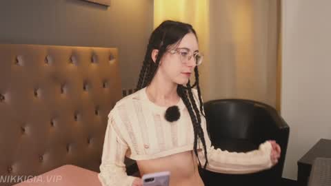 Nikki online show from 11-23-25, 12:27