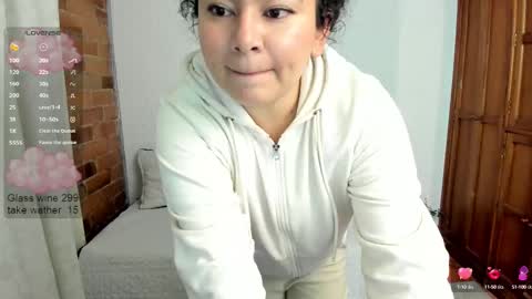 Snapshot of girl_inline chatting on 02-23-25, 02:40 girl_inline online show from 02-23-25, 02:40
