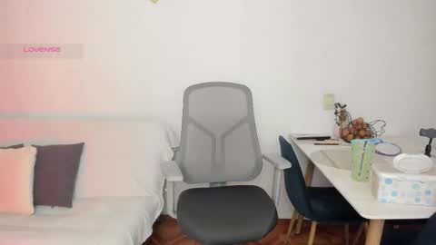 girl_inline online show from 11-25-25, 12:32