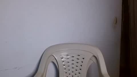 Snapshot of girl_piscis_ chatting on 06-07-26, 03:54 girl_piscis_ online show from 06-07-26, 03:54