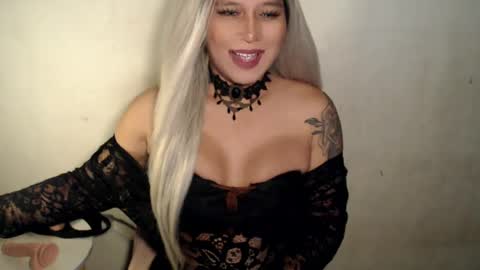 Snapshot of girl_seductionxoxo chatting on 07-19-26, 05:33 Nica online show from 07-19-26, 05:33