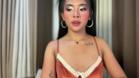 queen ronna online show from 04-19-26, 07:51