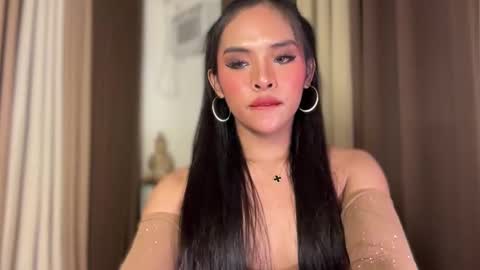 queen ronna online show from 05-11-26, 02:45