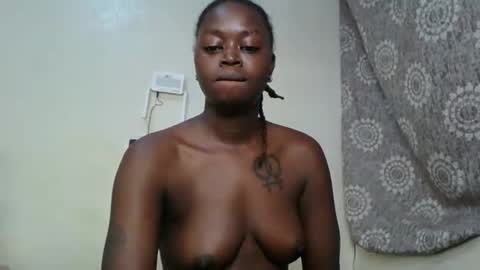 Snapshot of girlnextdoor60 chatting on 05-08-26, 05:07 Sexy online show from 05-08-26, 05:07